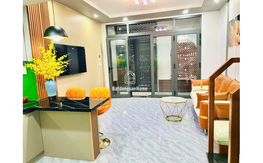 Nhà 2 tầng mới hẻm đường 2/4 Nha Trang, full nội thất cao cấp, gần Champa Island